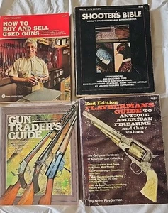 Lot of 4 Vintage Softcover Books On Guns - Foto 1 di 6