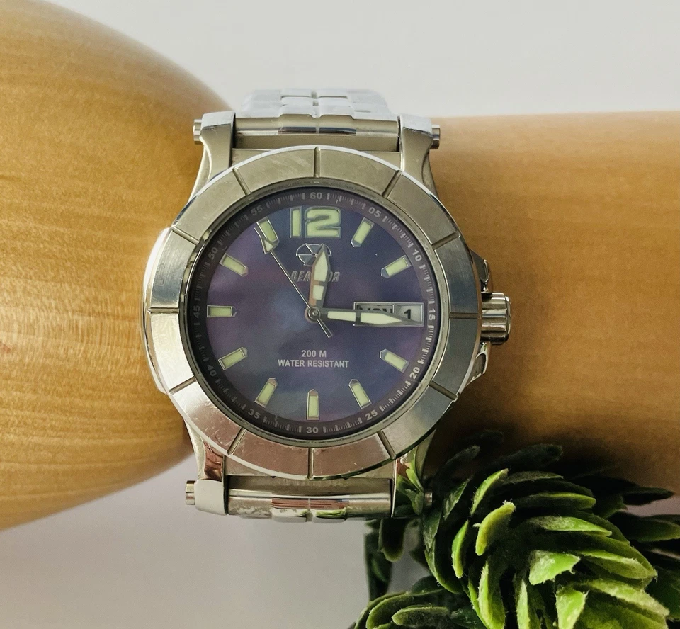 Reloj deportivo Reactor Quark 66014 cara púrpura para dama usado Foto 1 de 4