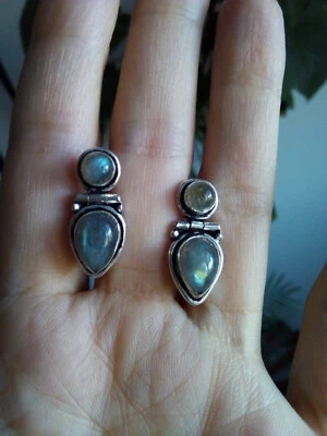 Graziosi orecchini in argento 925 con iridescente labradorite naturale - Immagine 1 di 3