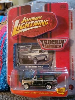 Johnny Lightning "Truckin America" 79 International Scout II Chrome Carded 1/64 - Image 1 of 4