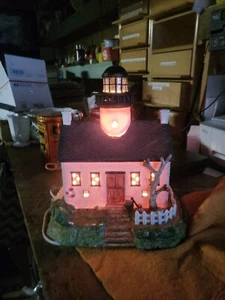 VINTAGE: O'WELL 2003 CHRISTMAS VILLAGE LIGHTHOUSE ~ LIMITED EDITION - Picture 1 of 11