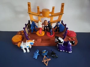 IMAGINEXT Castle Knight Lot Of Figures & Accessories Battle Arena Horses - Picture 1 of 19
