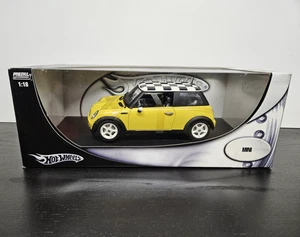 Hot Wheels Mini Cooper Yellow Checker Taxi Cab 1:18 Diecast 2001 Model Car NIB - Picture 1 of 7