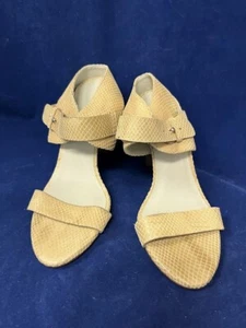PLOMO Women's Beige heels SIZE 8 - Picture 1 of 2