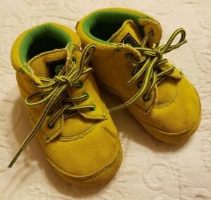 Infant John Deere yellow green suede crib shoes booties size 4 Leather lace up. 
