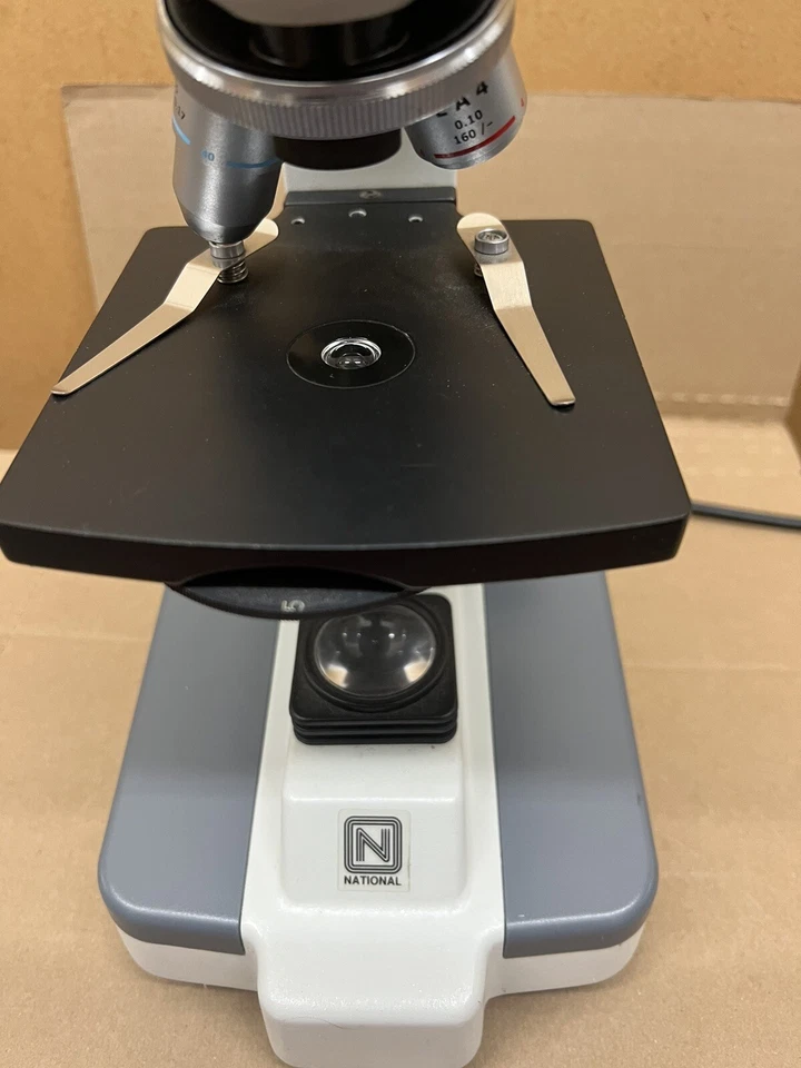Microscopio compuesto óptico nacional Foto 1 de 4