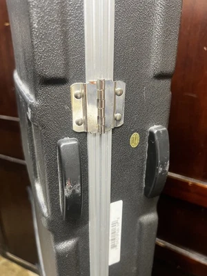 SKB TSA APPROVED Single Rifle Case with Convolute Foam, Black USED - Image 1 of 4