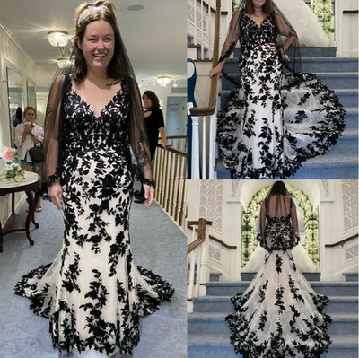 Sexy Vestido de Boda Gótico de Encaje Negro Sirena Cuello en V Espalda Sin Espalda Talla Grande Foto 1 de 4