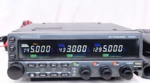 Kenwood TM-941 144/430/1200MHz nadajnik-odbiornik FM - Zdjęcie 1 z 2