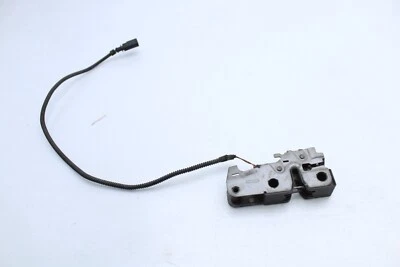 2011-2016 VOLKSWAGEN GTI КАПОТ ЗАМОК ЛЮК U0952 - Изображение 1 из 4