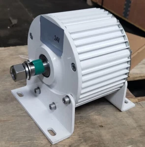 Motore generatore magnete permanente trifase 3000W 24V 48V 220V per turbine eoliche - Foto 1 di 25