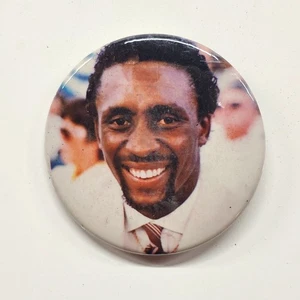 RARE! NICE! VINTAGE HITMAN "THOMAS HEARNS" PINBACK BUTTON DETROIT RETRO 313 - Picture 1 of 2