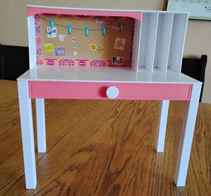Escritorio modular de plástico para muñeca de 18" blanca y rosa My Life Doll Playhouse - Imagen 1 de 2