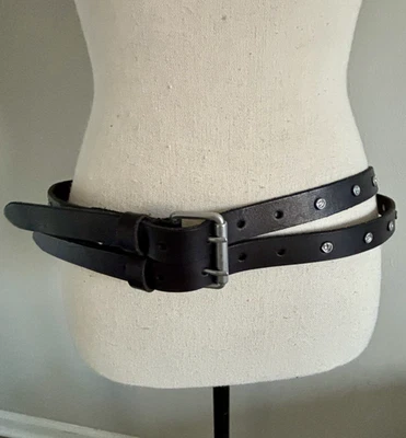 Nuevo sin etiquetas Cinturón All Saints Cuero Negro Plata Remache, Mujer GRANDE Foto 1 de 4