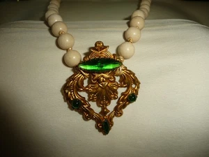vtg art deco pendant gold tone green stone w HAND KNOTTED BEADS NECKLACE #16/7 - Picture 1 of 11