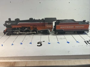 Model Power HO Southern Pacific Daylight 4-6-2 Steam Loco & Tender, untested - Picture 1 of 12