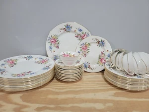 Vajilla de porcelana de hueso Paragon England to Queen Elizabeth Dovedale --- ELIGE - Imagen 1 de 11