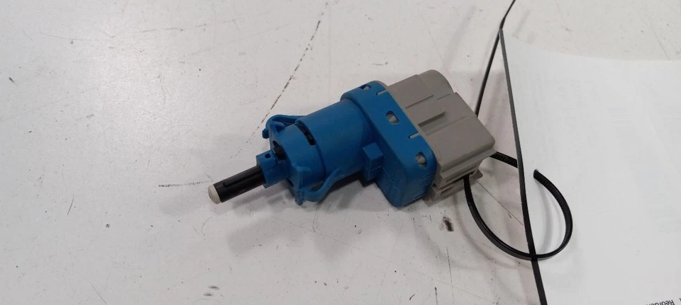 Переключатель педали тормоза Ford Focus 2018 2017 2016 2015 - Изображение 1 из 4