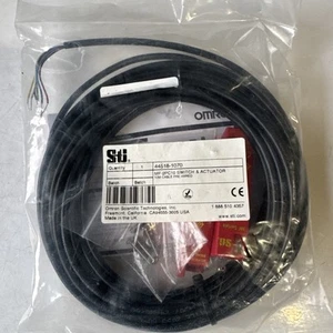 NEW OMRON MF-2PC10 / MF2PC10 Switch And Actuator - Picture 1 of 2