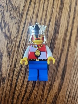 LEGO Castle Royal Knights cas060 King Minifigure from 6090 Retired King Richard  - Image 1 of 4