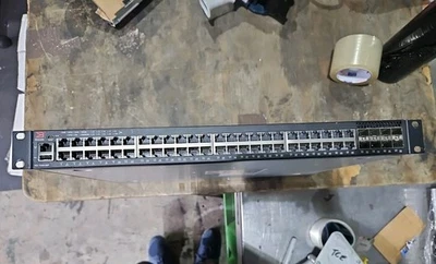 Conmutador Ethernet de 48 puertos Brocade (ICX725048P2X10G) Foto 1 de 3