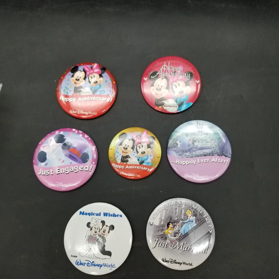 Lote De 7 Botones WALT DISNEY Felices Para Siempre Recién Comprometidos Bodas Foto 1 de 4