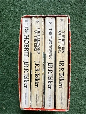 J.R.R. Tolkien Hobbit & Lord of the Rings 4 Book 1965!!Red Box Set Ballantine - Image 1 of 4