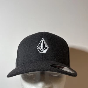 Volcom Charcoal Gray w/ Logo FlexFit Hat L/XL - Picture 1 of 8