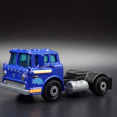 Modello Diorama Diecast Ford C900 Coe Rig Truck Viola 1:64 MB Scala 1963-1990 - Immagine 1 di 4