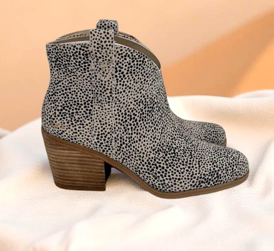 Toms Womens CONSTANCE Tan Suede Chelsea Boots Shoes 7.5 Medium (B M) BHFO 8412