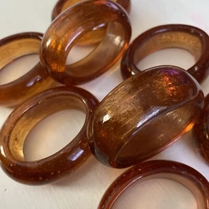 Set of 8 - Vintage Orange Art Glass Napkin Rings - Autumn Table Decor - Picture 1 of 8