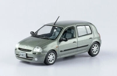 Renault Clio II 2000 Argentina Rare Diecast Car Scale 1:43 With Magazine - Image 1 of 3
