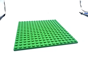 LEGO Part x1 BRIGHT GREEN Baseplate 16x16 studs 5"x5" 91405 Friends Elves - Picture 1 of 3