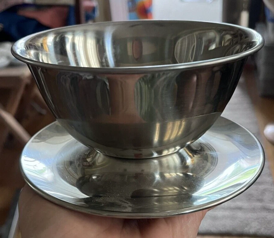 Vintage Oneida 18/8 Stainless Steel Gravy Boat Bowl Attached Drip Plate - Image 1 of 1