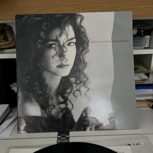 GLORIA ESTEFAN LP CUTS BOTH WAYS T627 - Picture 1 of 3