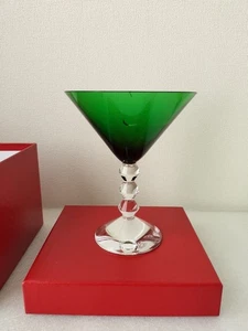Vaso de Martini Baccarat Vega verde con pequeña grieta - Imagen 1 de 10