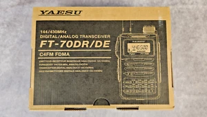 Yaesu FT-70DR/DE Dual Band Digital/Analog Handheld Transceiver – Mint Condition - Zdjęcie 1 z 5