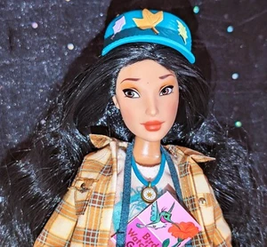 Disney Store, Original, Classic Pocahontas Doll, in ily 4EVER new outfit - Picture 1 of 18