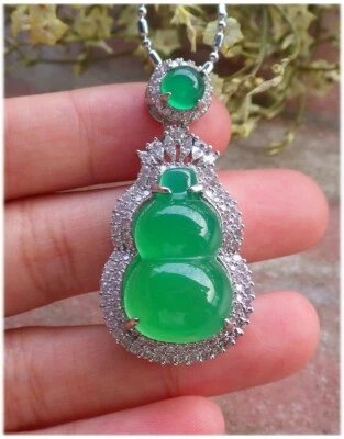 White Gold Plate Green AGATE JADE PENDANT Gourd Diamond Imitation 390678 - Image 1 of 4