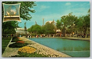 Postcard Pool of Reflections New York World's Fair Court of Peace - Picture 1 of 2