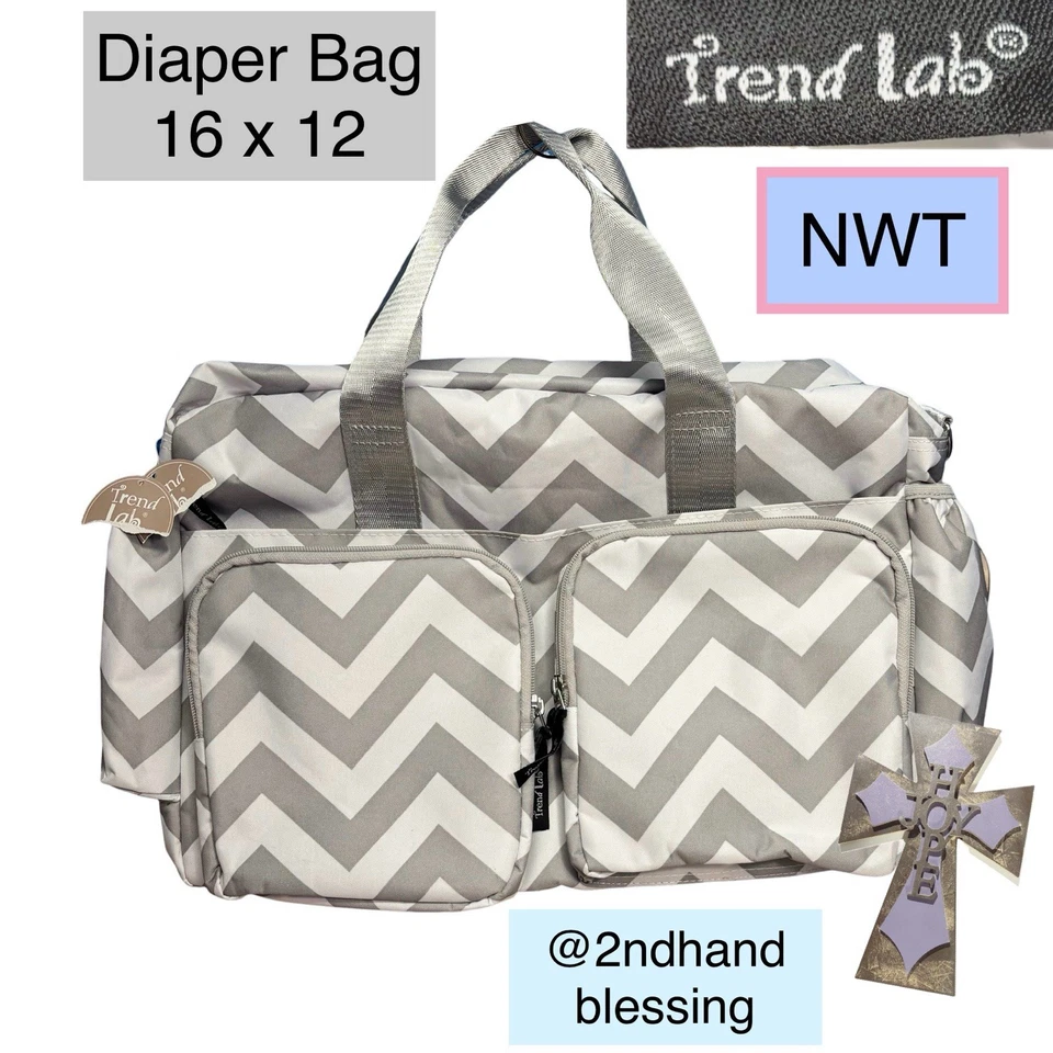 NWT Trend Lab Chevron Deluxe Duffel Diaper Bag, Shoulder Strap Gray White 16x12 - Image 1 of 4