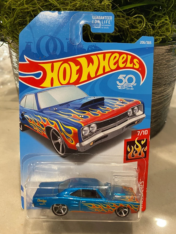 2018 Hot Wheels HW Flames 7/10 Blu ‘69 Dodge Coronet Superbee #206 - Immagine 1 di 1