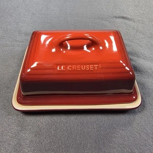 Le Creuset European Style *Cerise* Butter Dish With Lid 5x3.5 Red  - Picture 1 of 8