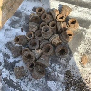 32 OEM Factory Lug Nuts 14x2.0 Flat Washer For Ford 99-02 F-250 F-350 Excursion - Picture 1 of 2