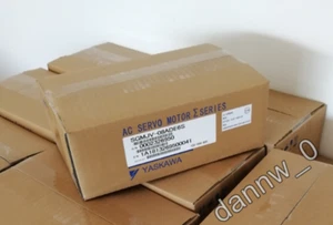 New In Box YASKAWA SGMJV-08ADE6S AC Servo Motor - Picture 1 of 2