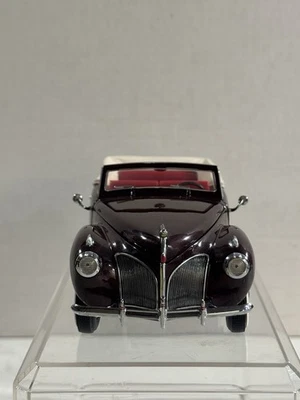 Franklin Mint 1941 Lincoln Continental Mark 1 Convertible 1:24 Scale Diecast Car - Image 1 of 4