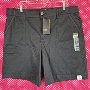 NWT Women’s Lee Ultra Lux Comfort Flex-to-Go Bermuda Shorts Black 18 W41" L9" - Picture 1 of 7