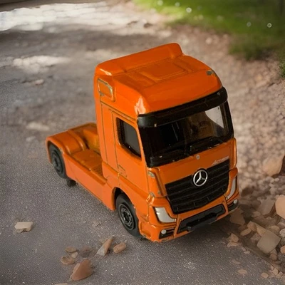 Majorette Mercedes Benz Actros Truck - Image 1 of 4