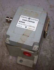 NEW GENERAL ELECTRIC LIMIT SWITCH 600 VAC LEVER OPERATED 15 AMP IC9445B200A