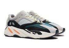 yeezy boost 700 italia